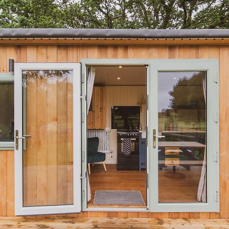 Hidden Wood Glamping And The Hideaway Cabin Warminster Eksteriør bilde