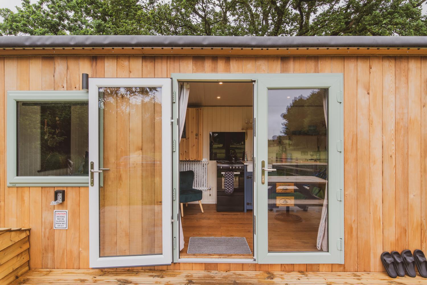 Hidden Wood Glamping And The Hideaway Cabin Warminster Eksteriør bilde