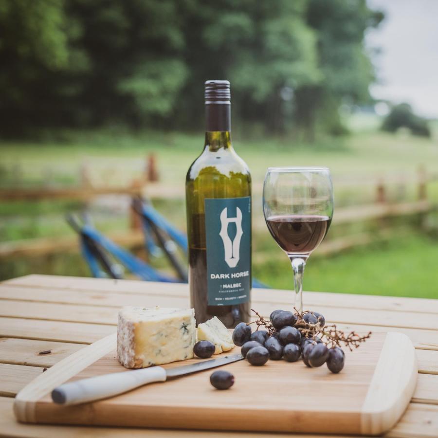 Hidden Wood Glamping And The Hideaway Cabin Warminster Eksteriør bilde