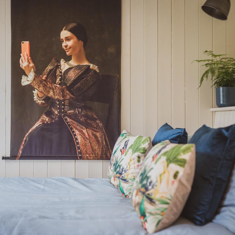 Hidden Wood Glamping And The Hideaway Cabin Warminster Eksteriør bilde