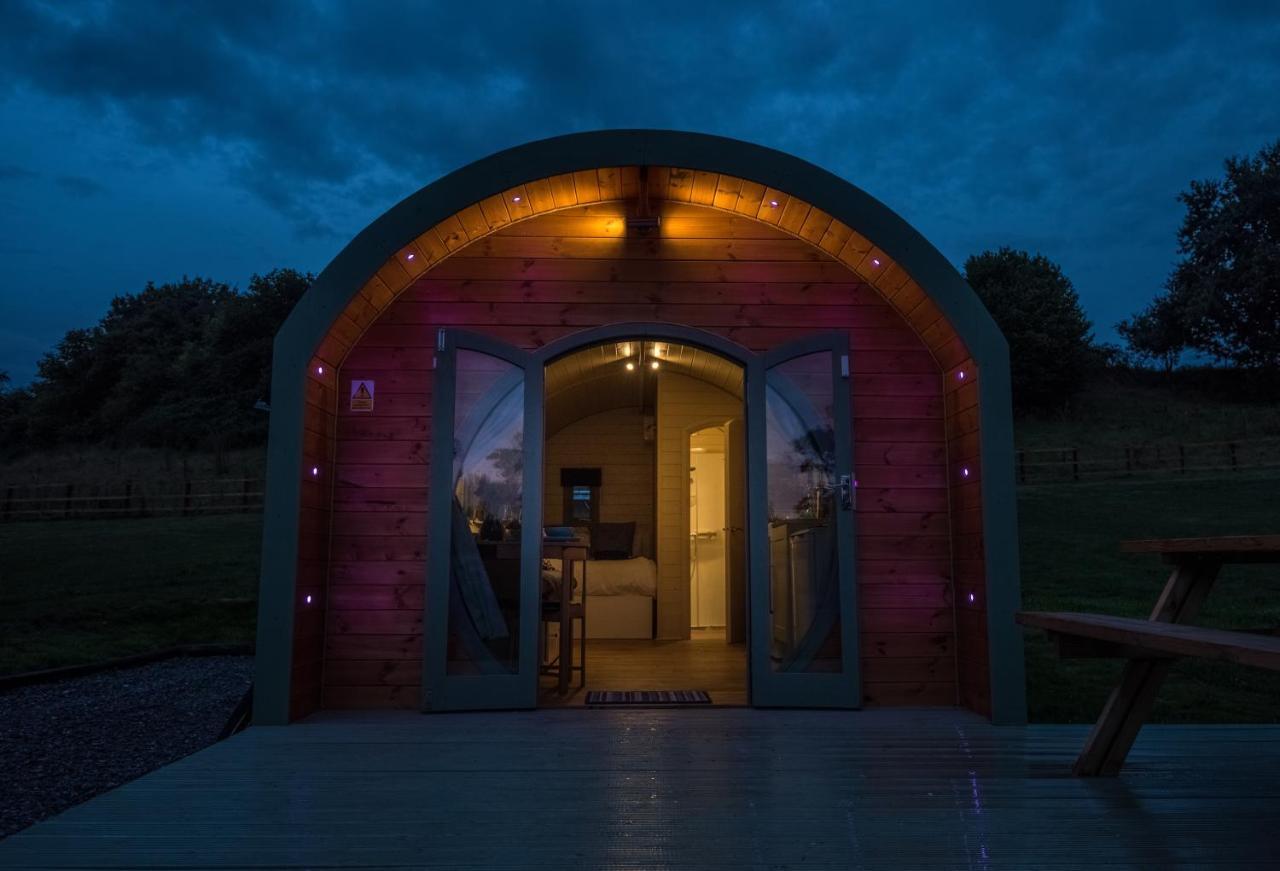 Hidden Wood Glamping And The Hideaway Cabin Warminster Eksteriør bilde