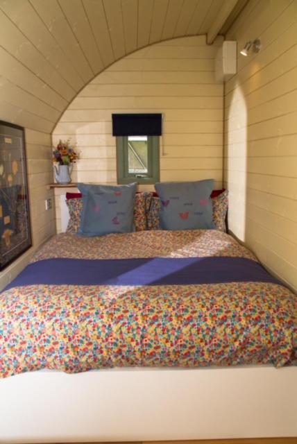 Hidden Wood Glamping And The Hideaway Cabin Warminster Eksteriør bilde